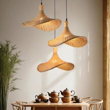 Imagem de Luminária pendente vintage de 3 luzes para mesa de jantar, em rattan e bambu, estilo retrô, com soquete E27. Lustre antigo, estilo casa de campo, com cúpula de vime, ideal para quarto, sala