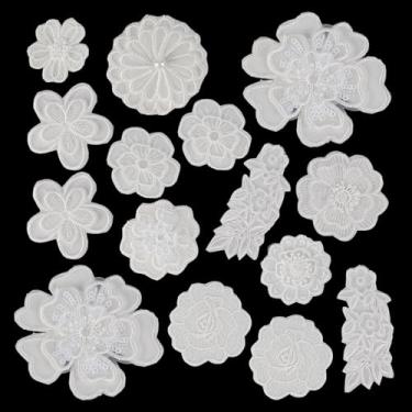 Imagem de letsinstyle 15 peças de apliques autoadesivos de renda de flor branca, aplique floral bordado 3D, apliques de flores de organza, enfeites de renda, adesivos de costura para conserto de roupas de