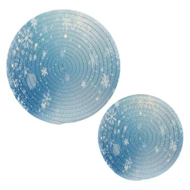 Imagem de Blueangle 2 peças de suporte de panela com flocos de neve caindo - conjunto de pegadores de panela de tecido redondo - almofadas quentes trançadas de algodão - porta-copos - tapetes de mesa para