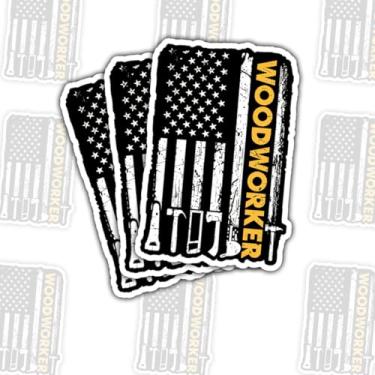 Imagem de (3 peças) Adesivo de marceneiro com bandeira americana – citação patriótica de carpinteiro para construtores, artesãos e comerciantes para laptop, garrafa de água, capa de telefone Tumbler Kindle Hard