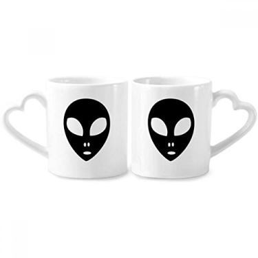 Imagem de Conjunto de canecas de porcelana para casais com cabeça de monstro alienígena do universo com alça de coração