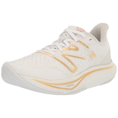 Imagem de New Balance FuelCell Rebel V3 Tênis de corrida feminino, Branco/dourado metálico/dourado claro metálico, 37