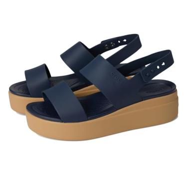 Imagem de Crocs Sandália feminina Brooklyn Low Wedge, Azul-marinho/bronze, 39