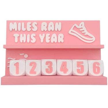 Imagem de Miles Run This Year – Monitor de quilometragem de corrida de mesa impresso em 3D para gravação de distância de corrida anual e definição de metas de fitness (rosa feminino)