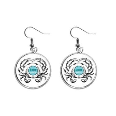 Imagem de Brinco feminino com desenho de caranguejo e ilustração de organismo marinho com pingente de prata