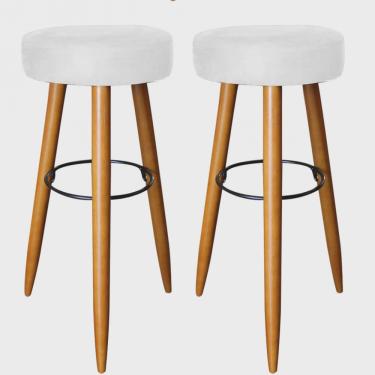 Imagem de Kit 02 Banqueta Alta Lia Para Cozinha Bar Balcão Bistrô Pé Palito Castanho Tecido Sintético Branco - Ahz Móveis