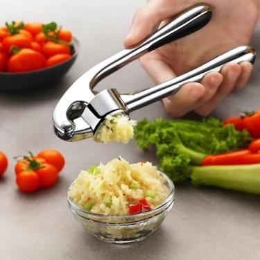 Imagem de Espremedor de alho Comfort Grip – Ferramenta para picar alho – triturador de alho – Espremedor de alho à prova de ferrugem, com alça ergonômica macia, conjunto fácil de limpar com descascador e escova
