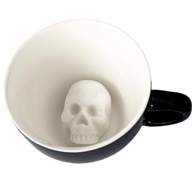 Imagem de Creature Cups Copo de cerâmica crânio (325 ml, exterior preto) - Caneca interna de criatura 3D oculta emerge enquanto você bebe - xícara assustadora de café e chá de Halloween assustadora