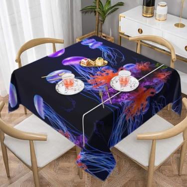 Imagem de ZERAOKE Toalha de mesa quadrada de Natal com medusa colorida, 137 x 139 cm, poliéster xadrez vermelho e verde para jantares e festas de fim de ano, rugas para proprietários e anfitriões