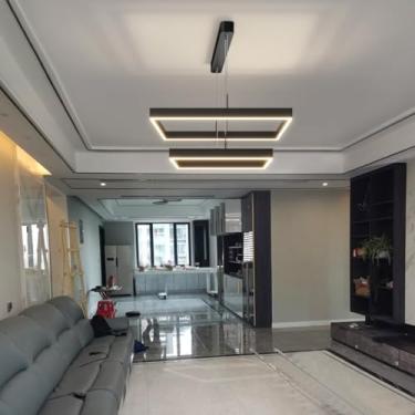 Imagem de Lustre pendente moderno com 2 anéis de LED, dimerizável, com controle remoto, altura ajustável de 3000K a 6000K, ideal para sala de estar, quarto, sala de jantar e ilha de cozinha (60+80cm).