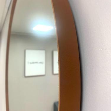 Imagem de Espelho Redondo lapidado, vários tamanhos, acabamento de couro cor Car