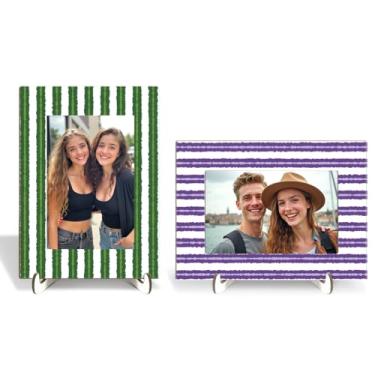 Imagem de SAPEYKR 2 porta-retratos de madeira com estampa de tiras verdes e roxas com suporte de madeira, exibição de mesa, quarto, sala de estar, escritório, decoração de casa, acessórios de mesa, suprimentos