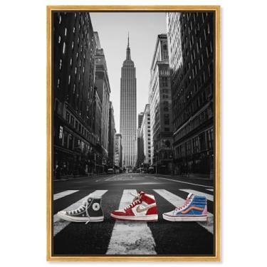 Imagem de Tênis costurado com impressão em tela Crosswalk arte de parede por Art Remedy, moldura dourada, 50 x 76 cm