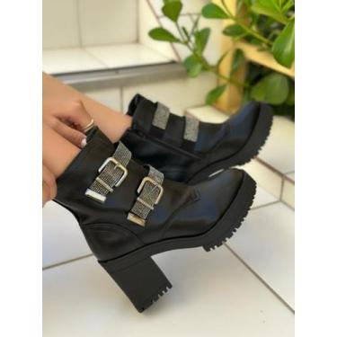 Imagem de bota vizzano preta tratorada com fivelas, moderna, confortavel salto m