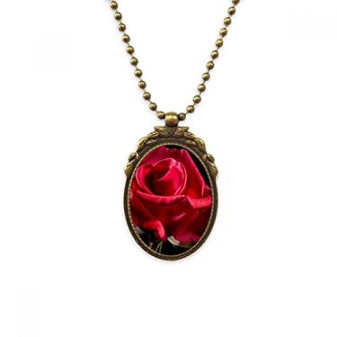 Imagem de DIYthinker Colar de latão antigo com rosas vermelhas escuras, joia com pingente vintage presente de luxo