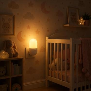 Imagem de Abajur LED Mini Noturno Bivolt para Quarto Infantil: Luminária de Tomada em Acrílico - Luz Suave e Confortável para Bebês e Crianças Decora com um toque Suave e Elegante Cor Branco