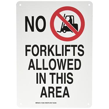 Imagem de Brady Placa operacional e máquina 123842, legenda "Não são permitidas empilhadeiras nesta área", 35,5 cm de altura, 25,4 cm de largura, preto e vermelho em branco