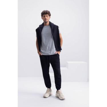 Imagem de Calça Jogger Masculina Em Moletom Essendi Preto-Masculino