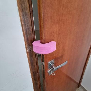 Imagem de Kit 4 Protetores De Porta Previne Pancada Salva Dedos Criança Feito EV