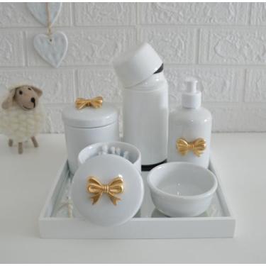 Imagem de Kit Higiene Bebê K010 Apliques Dourado Bandeja Espelho Banho Quarto - 