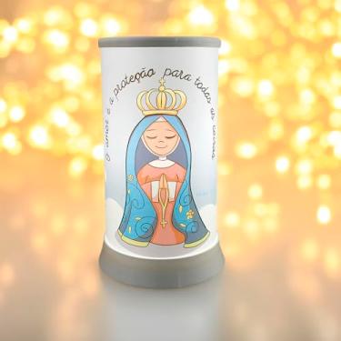 Imagem de Luminária LED Decorativa Nossa Senhora, Luz Noturna Religiosa, Base Branca com Ilustração Católica, Proteção para Todos