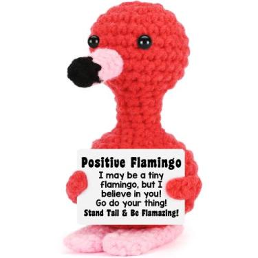 Imagem de Presente feito à mão com decoração de crochê Flamingo para adolescente