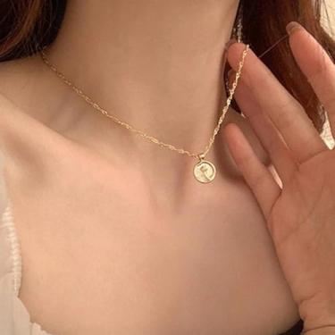 Imagem de 1 colar com pingente circular irregular simples, feminino, moderno, moeda, rosa, joia de festa
