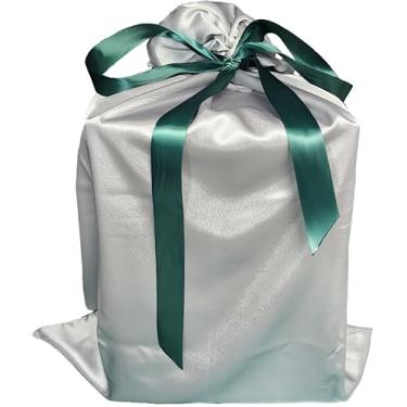 Imagem de Caylee's Creations Saco de presente de cetim reutilizável com fita e etiquetas (prata com fita verde floresta - extragrande 99 cm x 70 cm)