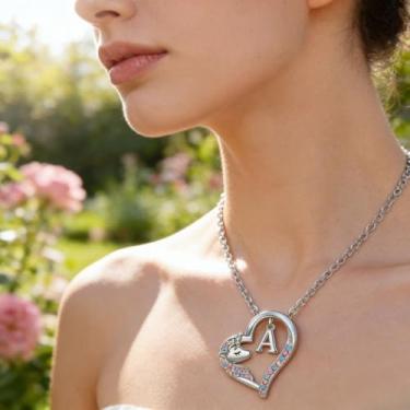 Imagem de Colar com pingente de coração e unicórnio, corrente multicolorida com pingente de letra