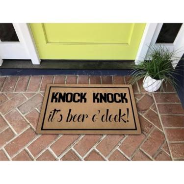 Imagem de Capacho engraçado de boas-vindas, decoração de casa, tapetes para entrada interior antiderrapante borracha traseira 76 x 45 cm tapetes de varanda frontal para aquecimento da casa (Knock It's Beer