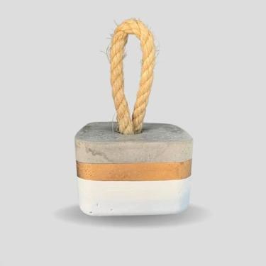 Imagem de Peso De Porta Branco Com Dourado Aparador Quadrado 1kg - Maroubra