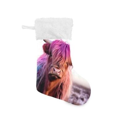 Imagem de ATTX Meias de Natal de vaca Highland, suportes de presente brancos de pelúcia para decorações de festas de fim de ano (17,7 polegadas, 1 pacote) #413