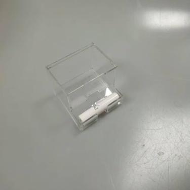 Imagem de KCGANI 1 pacote com dispensador de protetor labial de acrílico transparente com tampa articulada, expositor de bancada independente para varejo, suporte organizador de bálsamo labial para batons