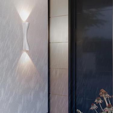 Imagem de Luzes de parede LED externas para cima e para baixo, lâmpadas de parede de design moderno, IP65, à prova d'água, arandelas de metal de alumínio interna/externa para corredor de terraço de jardim (luz