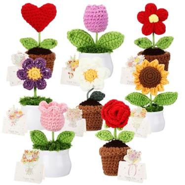 Imagem de Luinabio 8 peças de mini vaso de rosas de crochê com cartão comemorativo, flores falsas de malha, coração de amor, rosa, lírio do vale, tulipa, girassol, gardênia para amigos, familiares e amantes
