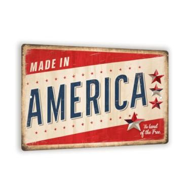 Imagem de Placa estilo vintage "Made in America" - Design vermelho, branco e azul com padrões patrióticos de estrelas 20 x 30 cm