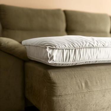 Imagem de Confort Linens Pillow Top para Sofá, Micropercal 400 Fios, 100% Poliéster, 140x70x10cm, Lavável em Máquina, Manta Siliconada 1.200g/m², Dupla Face