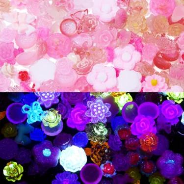 Imagem de 30 g pingentes de geleca de resina que brilham no escuro aleatórios mistos luminosos cabochão floral 3D flores fofas contas planas para arte de unhas, decoração de scrapbooking, enfeites (rosa)