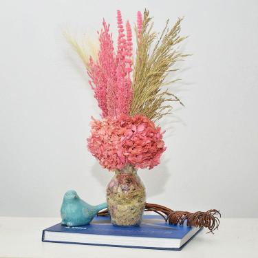 Imagem de Arranjo de flores desidratadas com hortênsia rosa + vaso de vidro