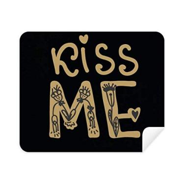 Imagem de DIYthinker Limpador de tela Kiss Me Gold Quote de pano de limpeza à mão 2 peças de tecido de camurça