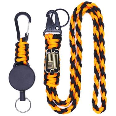 Imagem de cibtdtl Chaveiro retrátil de 2 peças, porta-crachá mosquetão resistente com carretel extensível para identidade, cordão de paracord da bandeira dos EUA, cabo de aço e colar de corda de paraquedas
