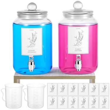Imagem de 2 conjuntos de dispensador de detergente para roupas de vidro de 3 L, recipiente de detergente líquido para roupas com suporte, tampas, etiquetas e copo medidor, dispensador de amaciante de tecido