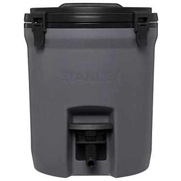 Imagem de Stanley Adventure Water Jarr, recipiente de água para acampamento de 2 galões com torneira, refrigerador de bebidas à prova de vazamento sem BPA com espuma de parede dupla, carvão, itens essenciais