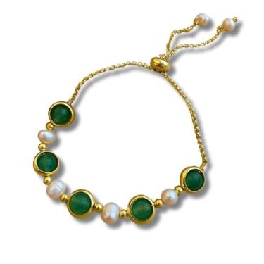 Imagem de Pulseira Feminina Pérolas Sintéticas "Green Life" – Semi-Barroca, Ajustável, Romântica & Atemporal – Acompanha Bolsa de Veludo