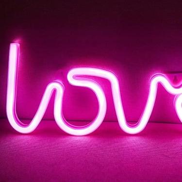 Imagem de Generic Decoração de Sinal de Amor LED de Alta Eficiência Com Furos Pendurados, Adequada para Confissão e Proposta (O tipo de bateria precisa de 2 unidades de bateria)