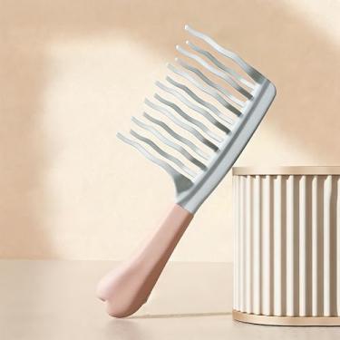 Imagem de Pente de dente largo seguro para cachos – Desembaraçador ondulado rosa e cinza que não alisa cachos | Dentes extralongos de 6,8 cm para cabelos grossos, enrolados, molhados ou secos | Alça ergonômica