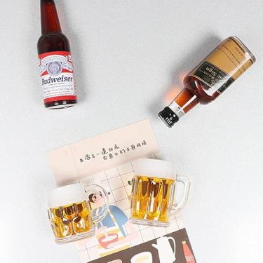 Imagem de Abridor de garrafa magnético vermelho portátil e criativo, abridor de cerveja montado na geladeira de aço inoxidável para uso na cozinha