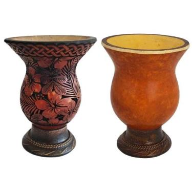 Imagem de Kit 2 Cuias de Chimarrão Tererê Porongo Natural com Pé Decorada e Lisa