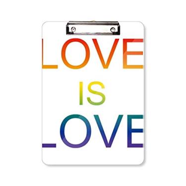 Imagem de LGBT Placa de apoio com a bandeira do arco-íris Love is Love, pasta, bloco de notas A4
