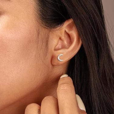 Imagem de Brincos de lua de prata delicados pequenos brincos crescentes joias para mulheres